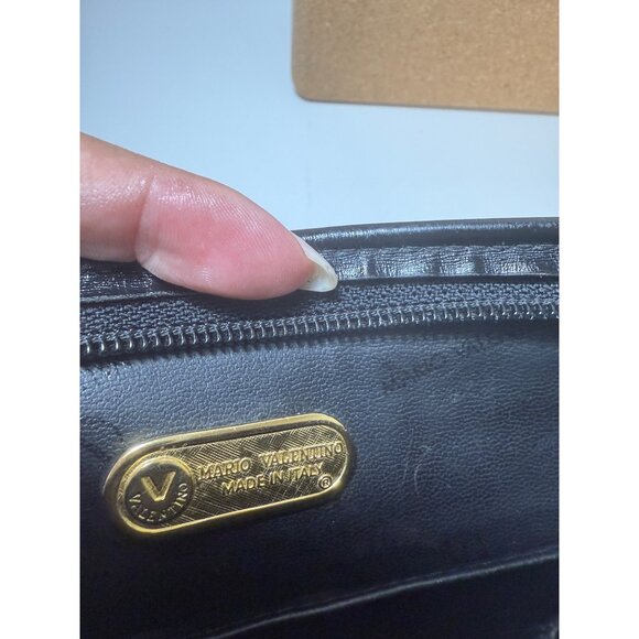 Authentic Vintage Valentino Black Leather Bag With Gold Logo Accent & Embossed D - Picture 11 of 13